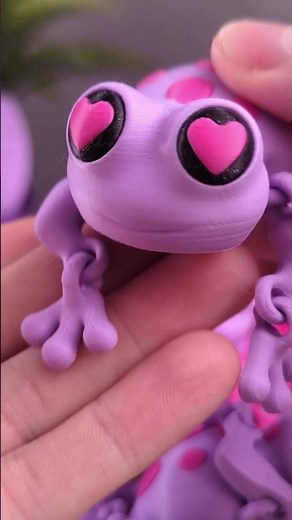 Adorable 3D Printed Heart-Eyed Frogs! 🐸💖 ASMR & Close-Up Fun!