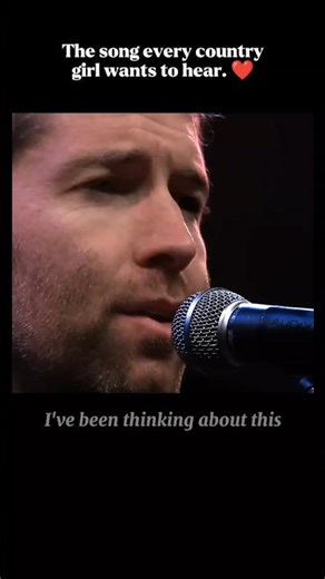 This might be the smoothest country song ever written. 🎙️