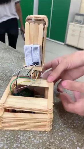 Traffic light with Arduino ((Elective))