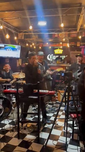 Business cochinos - cuanto tiempo live en LA BARRA | Business cochinos