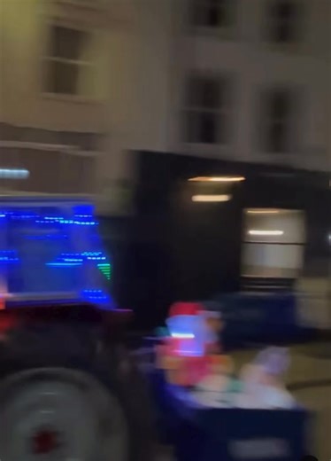 59K views · 390 reactions | SAVE THE DATE | After the success of last year, the Ross-on-Wye Christmas TRACTOR RUN returns, Sunday 21st December! Just check out this video - you don’t want to miss it!  - Jessyca Allen #RossOnline | #YourHerefordshire | #Christmas | Ross-on-line | Facebook