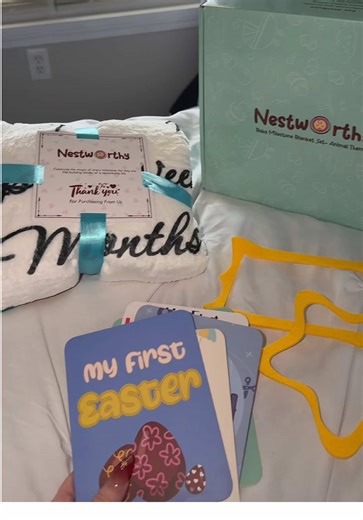 Top Baby Shower Gift: Milestone Blanket with Cards
