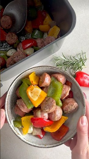 Salsiccia mit Paprika aus der Heißluftfritteuse | Schnelles One Pot Airfryer-Rezept