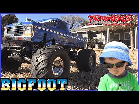 Traxxas BIGFOOT RC Monster Truck Crash and Play