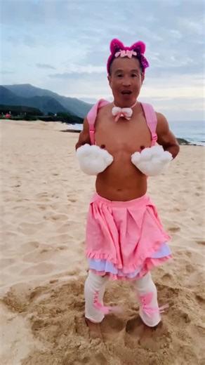 Jonathan Hosokawa on Instagram: "Kawaii Coquette Kitty on the Westside of Oahu. Hoping to make a sweet westside maiden smile #kawaii #coquette #kitty #martialarts"