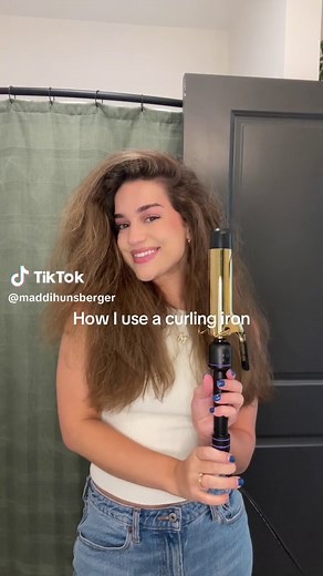 How to Curl Hair with a Curling Iron: Step-By-Step Tutorial