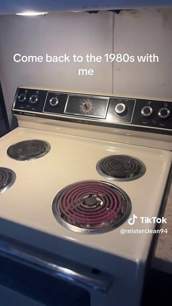 Reviving a 1980s Hotpoint Electric Stove