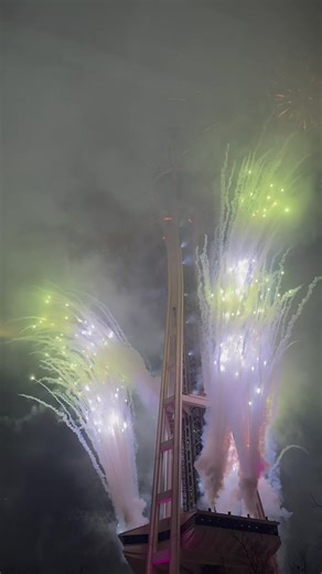 10K reactions · 2.4K shares | Happy New Year!! 拾朗 view from inside Red Train.  | Seattle Center Monorail | Facebook