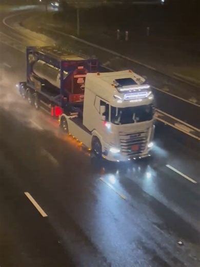 Spotting a Big Lorry in the Rain on the M2