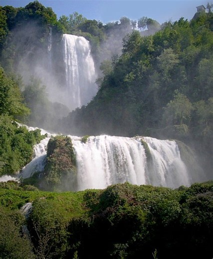 5 of the Largest Man-Made Waterfalls from around the World