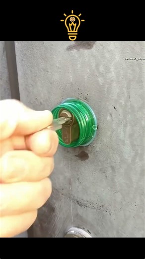 This little trick will save your lock without you even knowing it! #diy #france #tip #tools