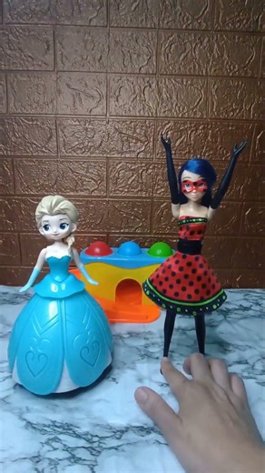 CUTE TRANSFORMING PRINCESS ELSA AND TRANSFORMING LADYBUG 🐞