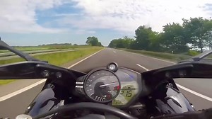 62K views · 1.6K reactions | YAMAHA R1 TOP SPEED 略 #yamahar1 #yamahamotorcycles #yamaha #YamahaRevsYourHeart #r1 #sportsbike #sportsbikelife #superbikes #nakedbike #motorcycle #motorbike #motorsport #Bigbike #topspeed #dragracing #dekumochizuki | Deku Mochizuki | Facebook