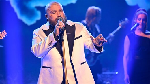 Teddy Swims Showcases Hit Single 'Bad Dreams' on 'Fallon'