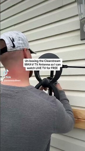 Un-boxing the ClearStream MAX-V Indoor/Outdoor TV Antenna to watch LIVE TV for FREE!