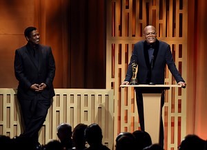 Samuel L. Jackson Receives Honorary Oscar From Denzel Washington At The Governors Awards