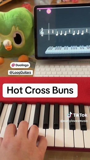 Learn Hot Cross Buns on Piano with Duolingo