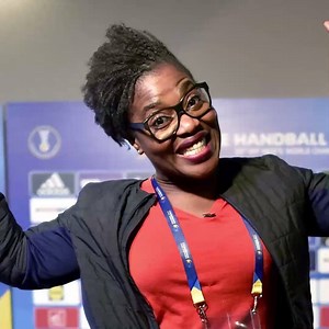 18K views · 351 reactions | La comédienne et humoriste Claudia Tagbo fête son anniversaire aujourd'hui  Joyeux anniversaire  | Télé Loisirs | Facebook