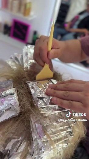 Corrección Balayage Rubio Manchado a Rubio Cenizo