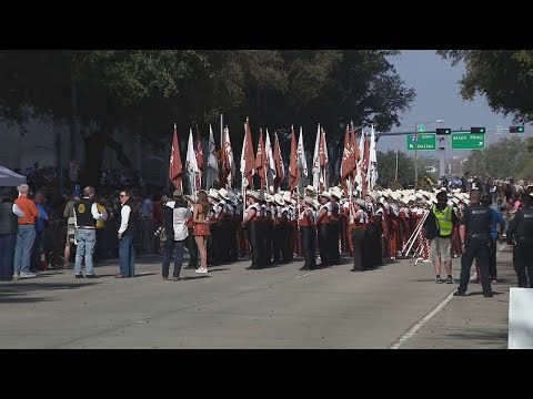 LIVE: Houston Rodeo Parade 2026