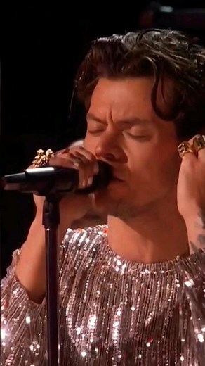 Harry Styles Delivers a Soulful Performance of "As It Was" at the 2023 Grammy Awards🏆 #shorts