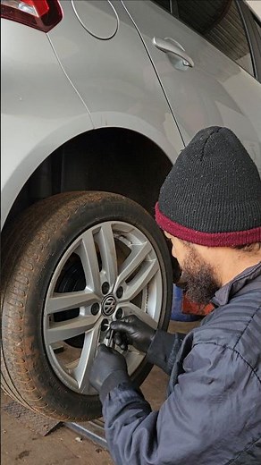 How to Remove Wheel Bolt Covers from a Fox Easily and Quickly! #shorts #automobile #mechanic