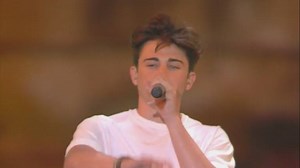 Respira 💨, chiudi gli occhi 👀 e scuoti la polaroid 📷! Tutti insieme con Riki, forza! #WindSummerFestival #UnlimitedSummer #Polaroid | Riki