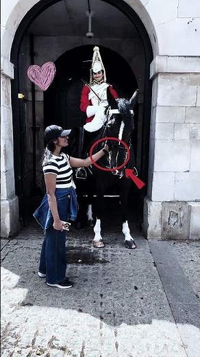 👉 Changing of the Guard at Buckingham Palace | Respect the King’s Guard