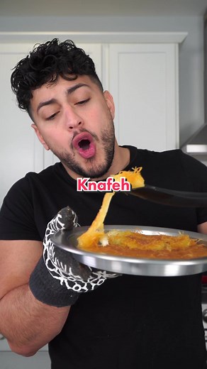 Knafeh or Chnafe 🤔 Recipes will be on thegoldenbalance.com #thegoldenbalance #ramadanchronicles