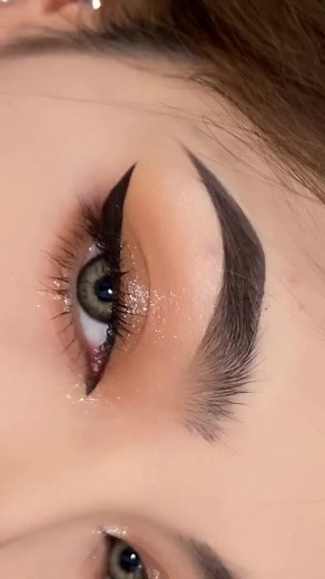 Makeup Tutorial for Stunning Green Eyes