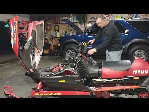 easy way to start your 2 stroke snowmobile for first time after setting in storage for the summer