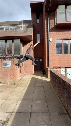 Scary Parkour Spike Challenge 🫣 #parkour #freerunning
