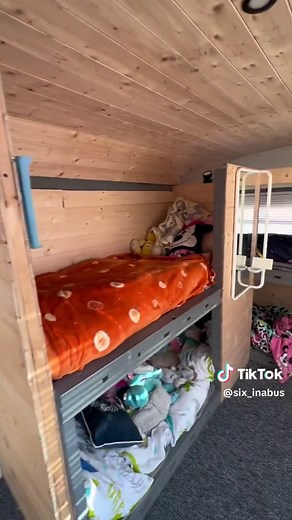 A 60 second Tiny Home On Wheels Tour! #buslife #buslifeuk #buslifewithkids #tinyhouse #tinyhomeonwheels #doubledecker #offgridliving #sixinabus #fyp #foryourpage #bushome ##buslifeliving #vanlifeexperience #vanlife #fpyツ #transport #bushomeliving #livingontheroad #pov