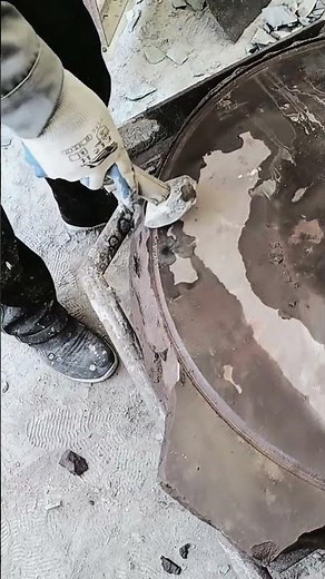 The Secret to Perfect Castings: Manual Sand Mold De-molding 🔨