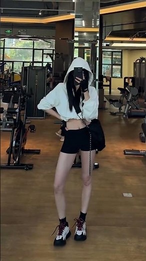 Transform Your Workout Wardrobe: The Ultimate Weightlifting Outfit for Thin Skin