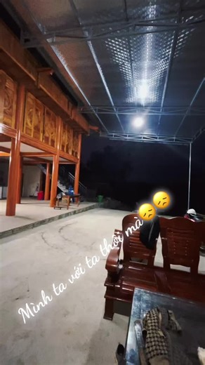 Video của Chichi Nguyễn (@cimchichi) với bản nhạc nhạc nền - Luyện Giọng Cùng Hạnh