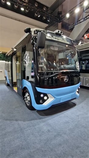 🚌🇪🇺 Na Busworld 2025 w Brukseli Alfabus zaprezentował nową gamę elektrycznych modeli – ECity i E-Intercity! Producent mocno celuje w rynek europejski. Więcej na https://transinfo.pl/infobus/busworld-2025-alfabus-prezentuje-autobusy-ecity-i-e-intercity-kierunek-europa/ #Busworld2025 #Alfabus #Autobusy #TransportPubliczny #Elektrobusy | TransInfo.pl
