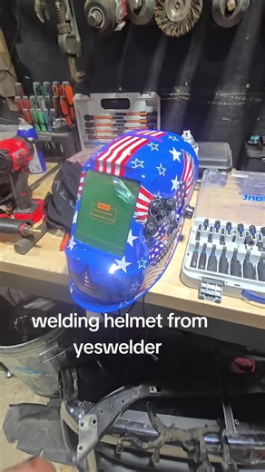 Yeswelder Auto-Darkening Welding Helmet with American Flag