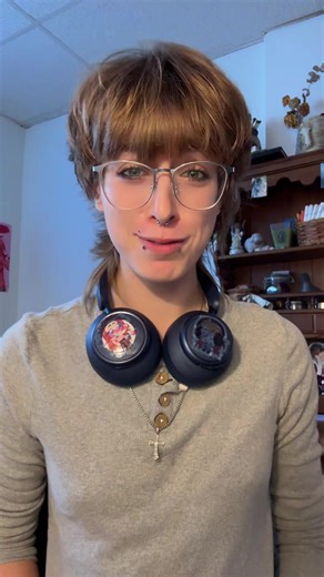 fun color fact. shadows often look like the opposite side of the color wheel from the color of the light source because of color context. when a camera picks it up, it pushes this difference when it flattens the image. so my blue looking room is actually white with an orange light source. Shadows also often look blue in normal situations because of ambient lighting from the blue sky. The more you know #wlw