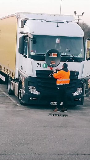 can't fault them. #monday #skysports #44tonnearmy #trucker #truckersoftiktok #44tonnearmy #tiktoktruckers #carlisle #truckstop ⚽️🏆#signal #fyp