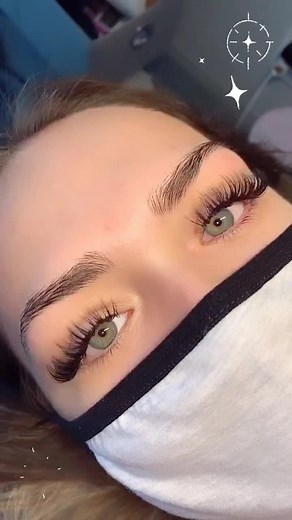 Ultimate Guide on How to Apply Lash Extensions Like a Pro
