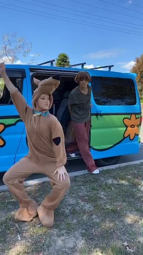 We hired this van just to make this Tik Tok... 🤣🐶👀 #ingirlworld #scoobydoopapa #SFXMakeup #ComingOfAge #meangirls#dressup #fyp#halloween