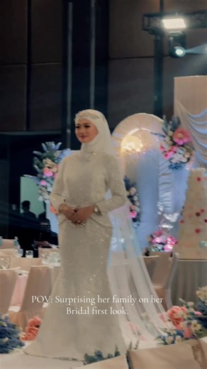 witnessed our bride’s bridal first look with her family on her untouch shoot got burst into tears. The emotions must've been overwhelming for everyone there. The bridal first look is always a special moment, and to see it captured so tenderly.feels like a core memory made .💕 #Walid&NorlailahWedding #simseventsandcoordination #MaranaoWedding #MuslimWedding #YurifoundHisNorLaiftime