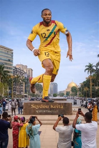 Seydou Keita: Silent warrior. Winning mentality. Pure class. #SeydouKeita #FootballLegend #MidfieldGeneral