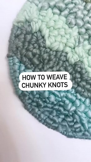 Cómo tejer nudos suaves en un telar circular