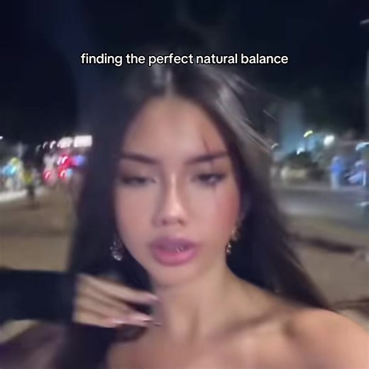 Understanding the Male Gaze in Natural Makeup