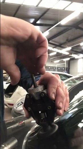 Removing Wiper Arms – Quick and Easy Method 🛠️🚘 #carrosserie #automobile