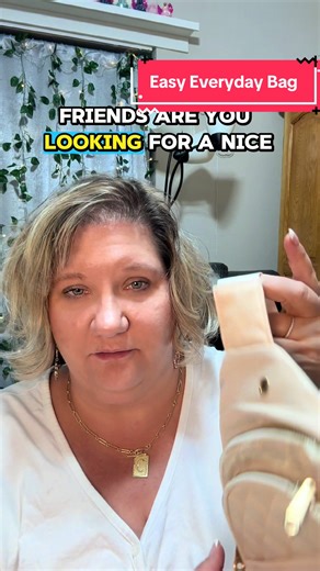 Quilted Sling Bag Review | 3-Pocket Hands-Free Everyday Bag This quilted sling bag with three pockets is perfect for everyday use when you want to stay organized and hands-free. The multiple compartments make it easy to separate essentials so you’re not constantly digging for what you need. I love using it for errands, travel, walks, and busy days when I don’t want a bulky purse. The quilted design keeps it stylish while still being practical and comfortable to wear. I tagged the exact quilted s