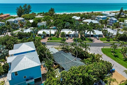 Blue Bayou | Holmes Beach Rental | Anna Maria Life Vacation Rentals
