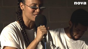 Un peu de soleil dans votre confinement ! Aujourd'hui on se replonge dans le live lumineux de la chanteuse capverdienne Mayra Andrade passée chez Nova début 2019 à l'occasion de la sortie de son album « Manga » #OnResteOuvert | Radio Nova